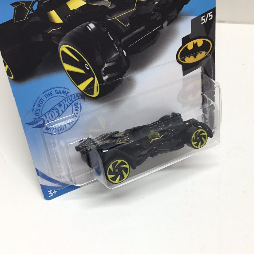 2021 hot wheels N case treasure hunt #220 Justice League Batmobile CC1