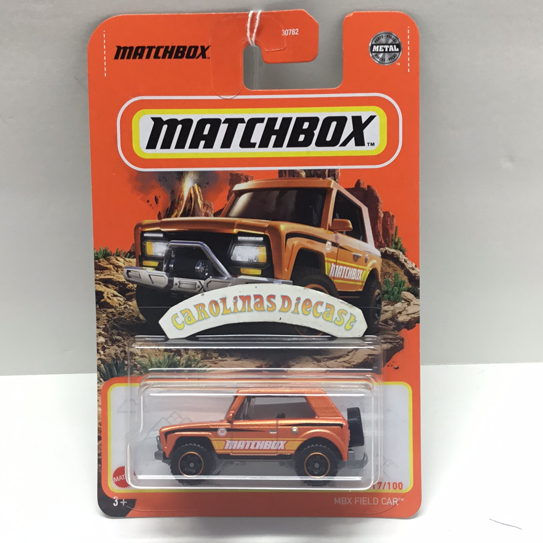 2021 matchbox T case #17 MBX Field car
