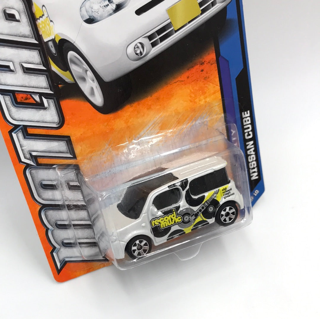 2012 matchbox MBX City #22 Nissan Cube TT1