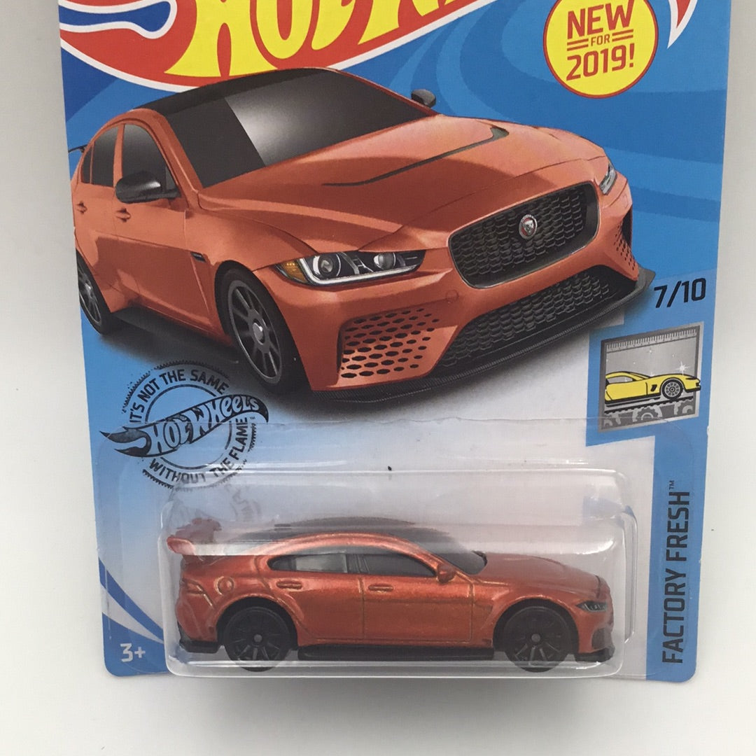 2019 hot wheels #244 Jaguar XE SV Project 8 65D