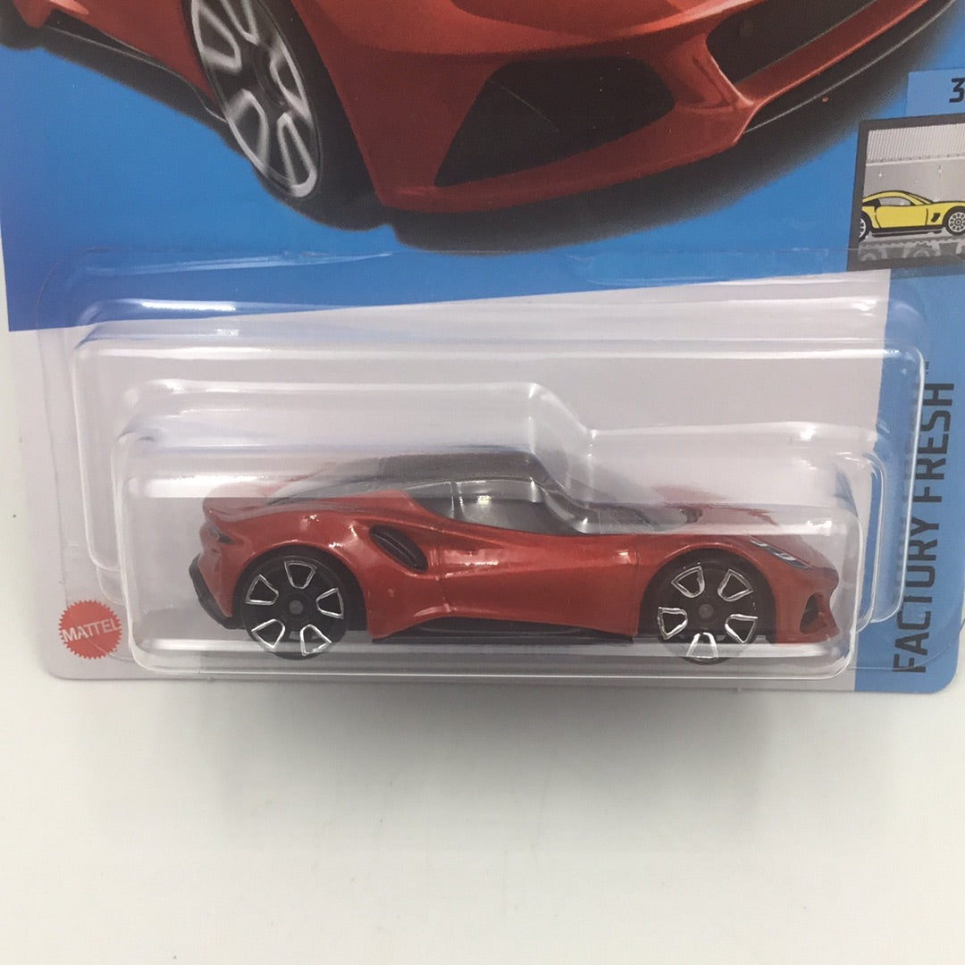 2023 hot wheels E case #121 Lotus Emira 62C