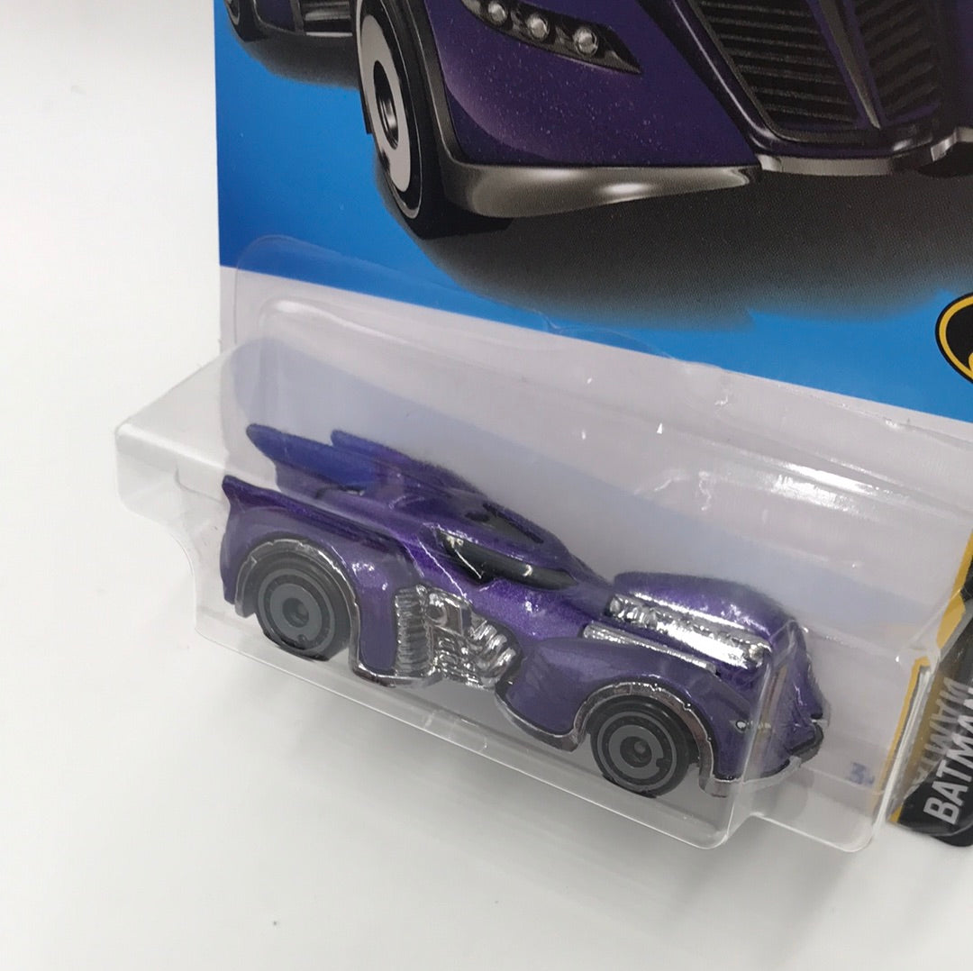2022 hot wheels L M  case #32 Batman Arkham asylum Batmobile purple 118B