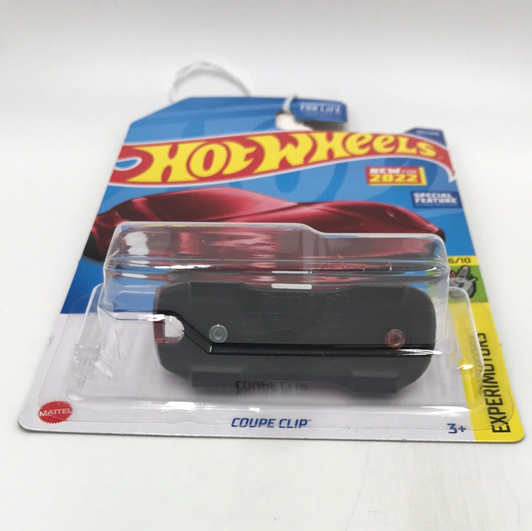 2022 hot wheels J case #101 Coupe Clip red EE7