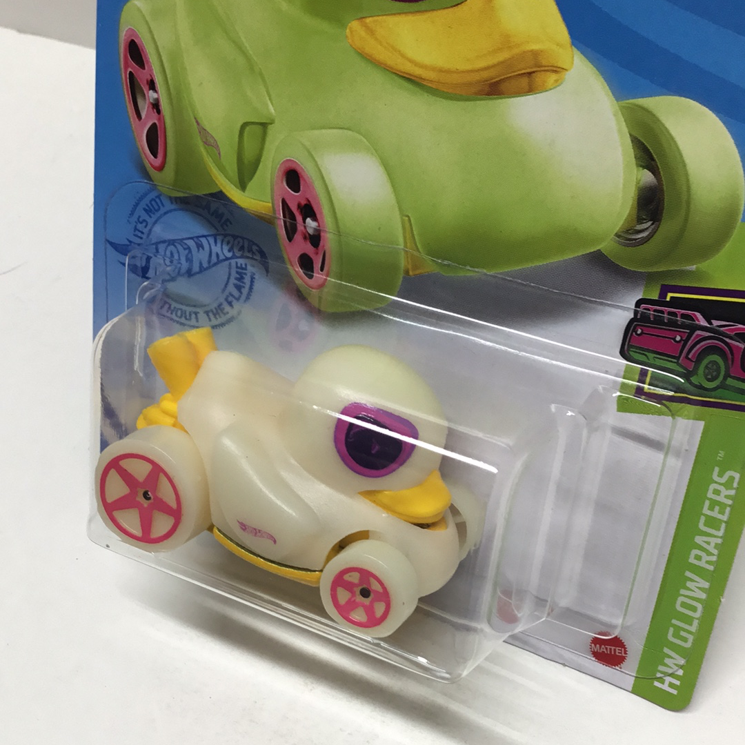 2021 hot wheels F case #111 Duck n Roll glow in the dark CC5