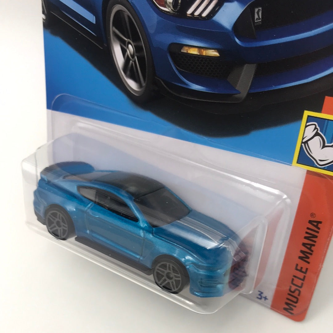 2022 hot wheels Q case #249 Ford Shelby GT350R 26E