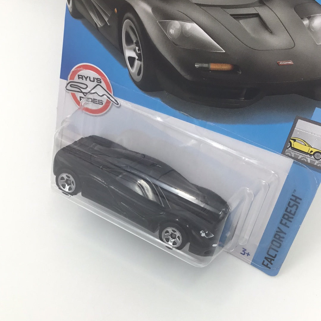 2022 hot wheels #107 McLaren F1 Black GG1